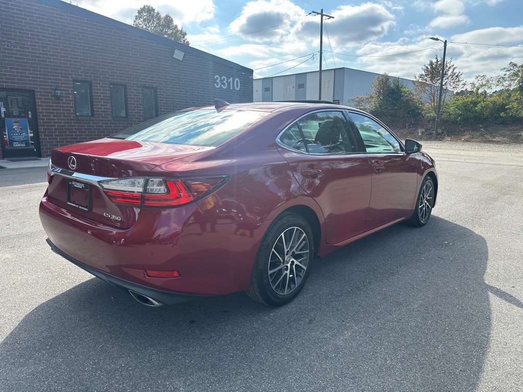 2016 Lexus ES Image 7