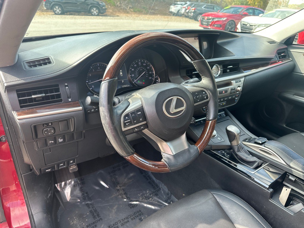 2016 Lexus ES Image 12
