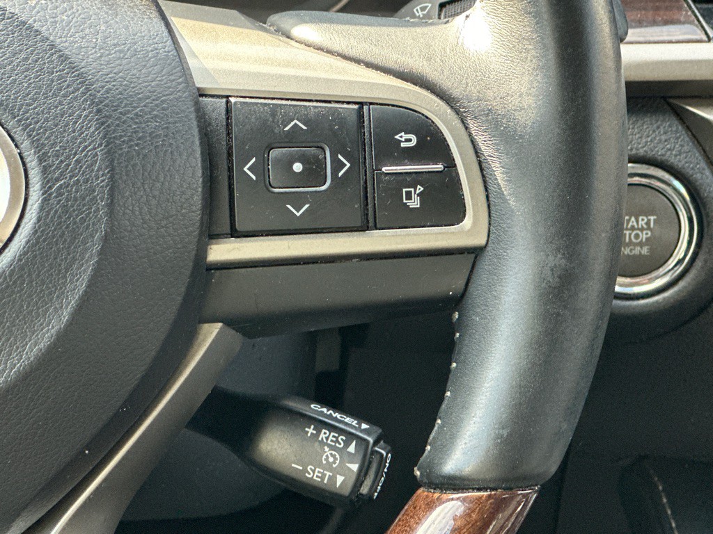 2016 Lexus ES Image 25