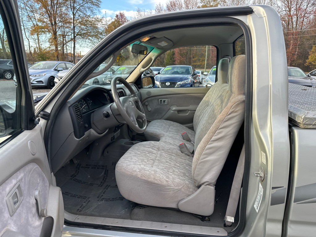 2002 Toyota Tacoma Image 9