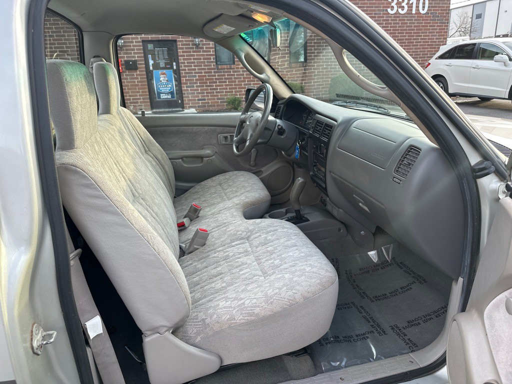 2002 Toyota Tacoma Image 12