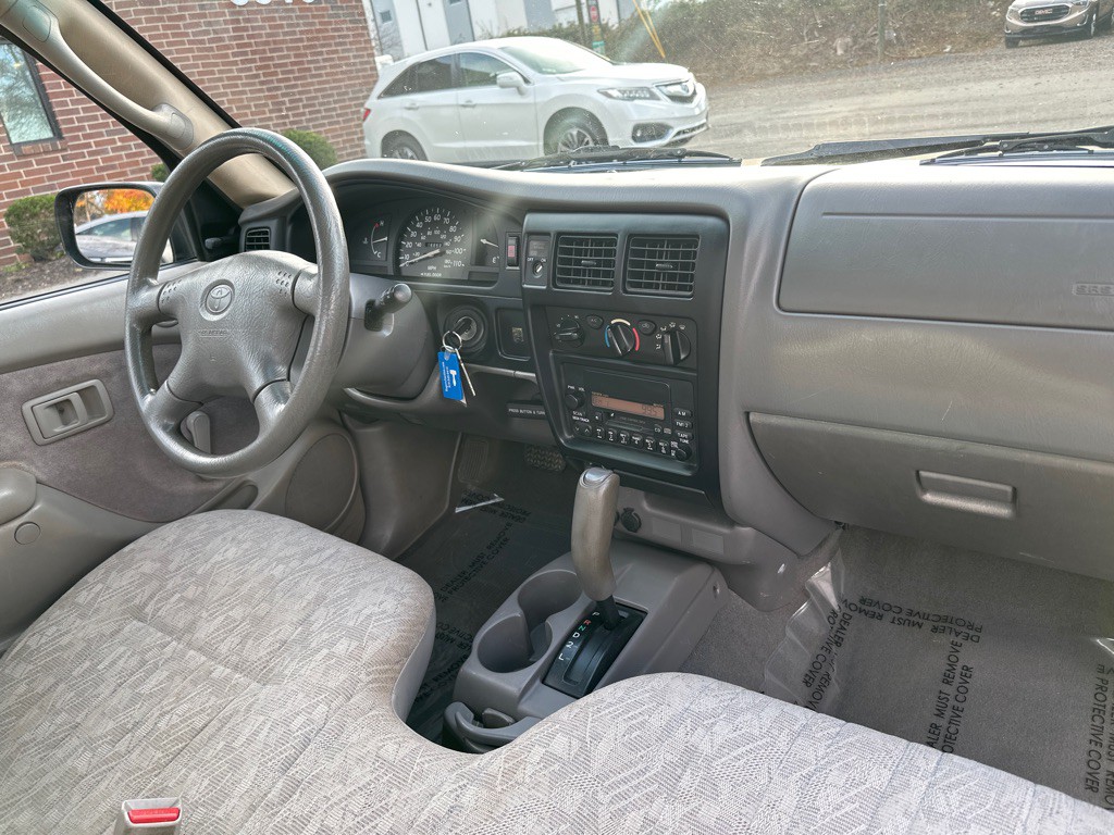2002 Toyota Tacoma Image 14