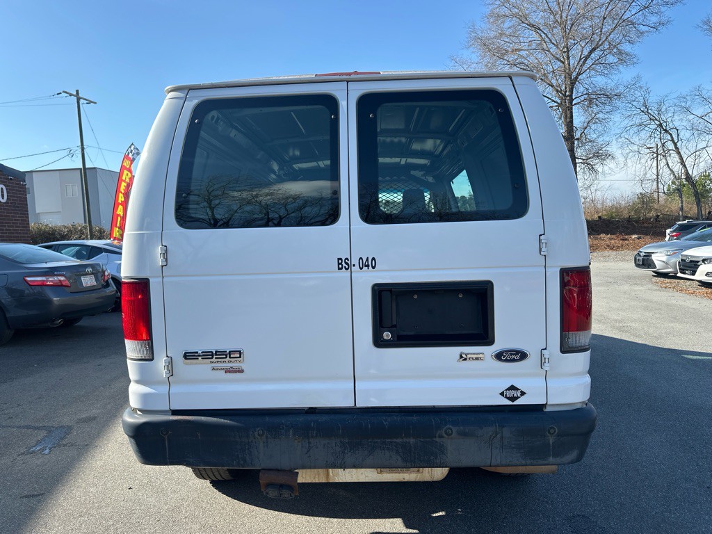 2011 Ford Econoline Image 5