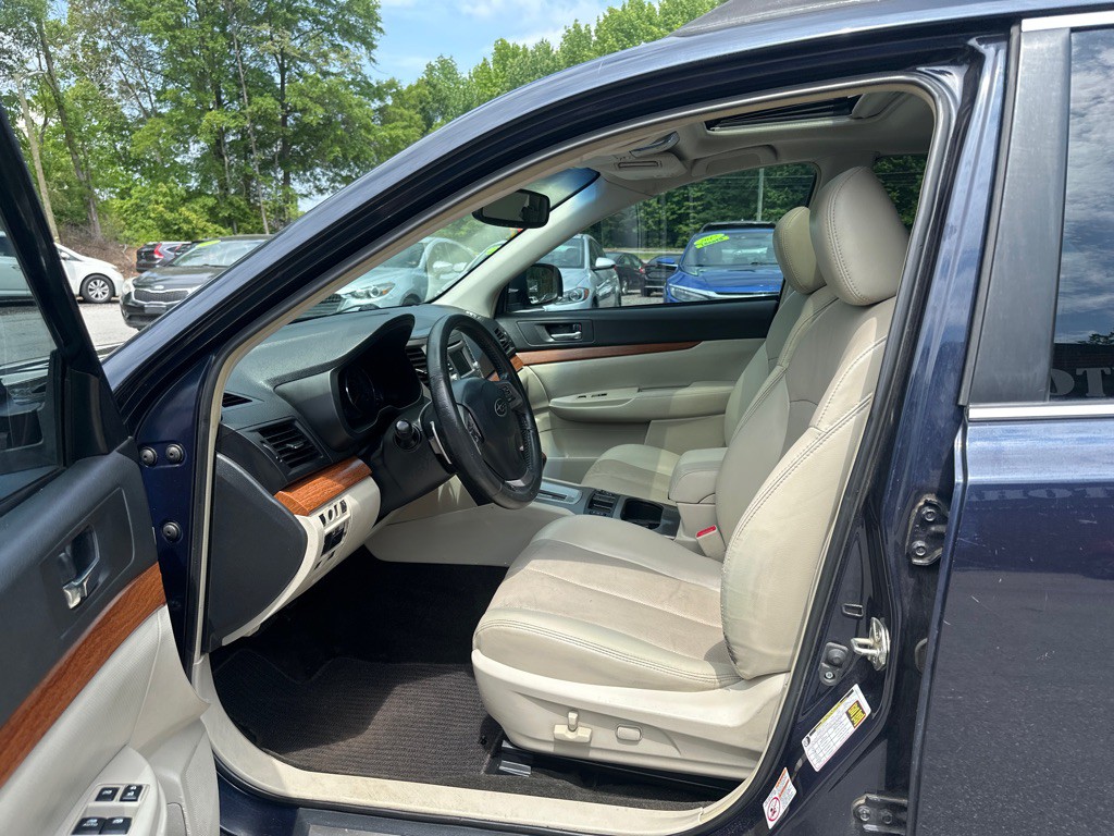 2014 Subaru Outback Image 8