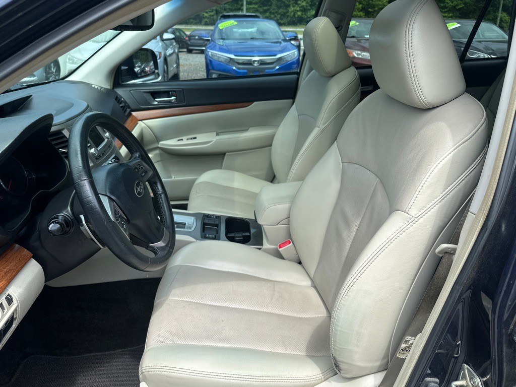 2014 Subaru Outback Image 10