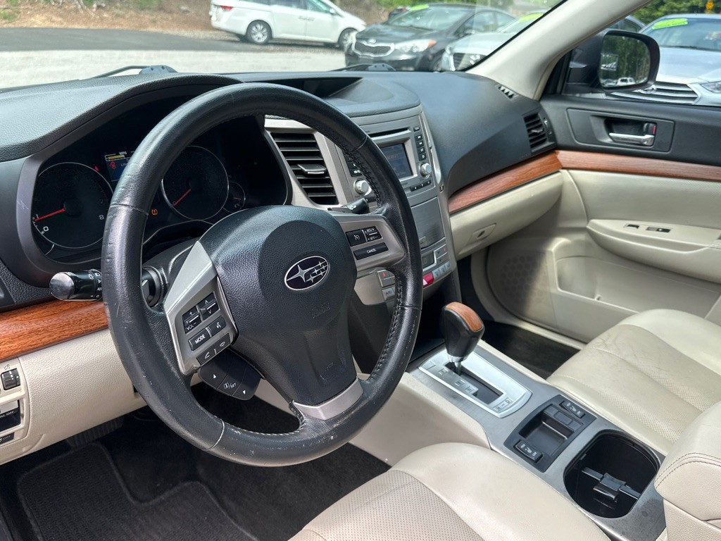 2014 Subaru Outback Image 11