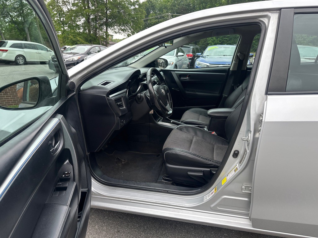 2016 Toyota Corolla Image 8