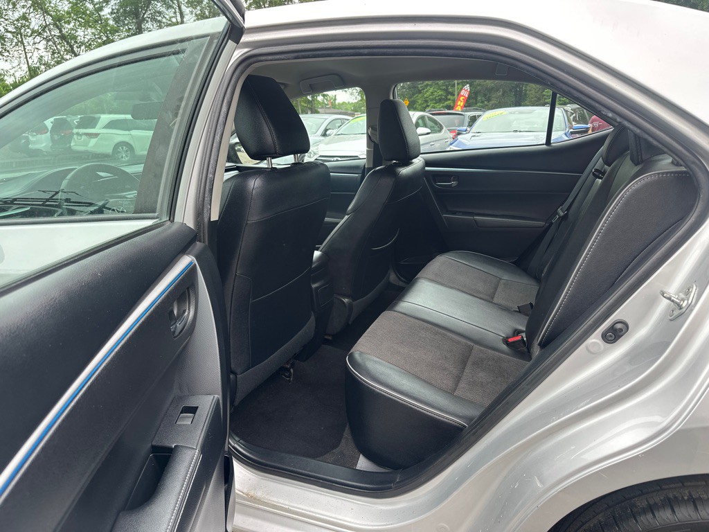 2016 Toyota Corolla Image 11