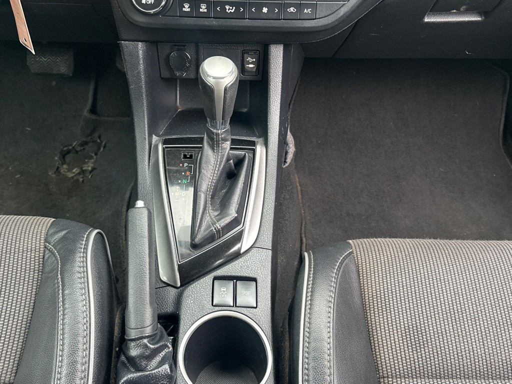 2016 Toyota Corolla Image 21