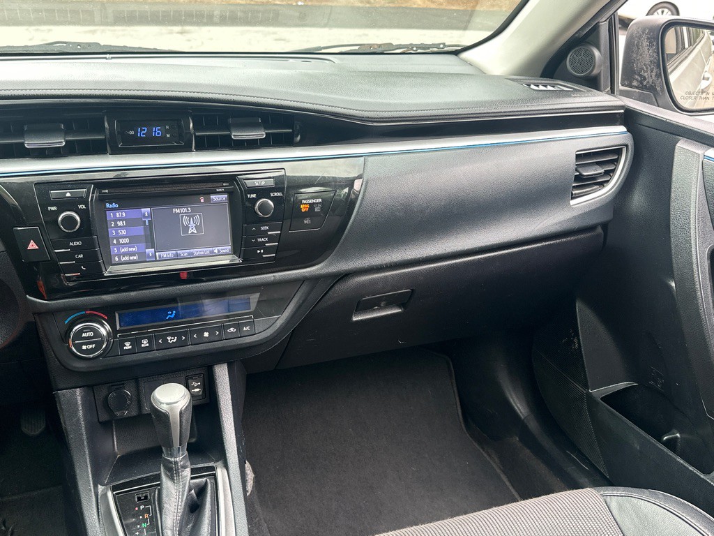 2016 Toyota Corolla Image 23