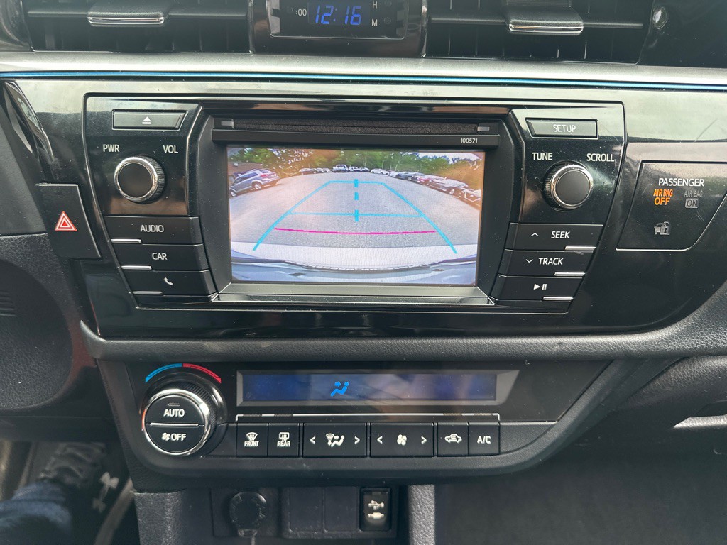 2016 Toyota Corolla Image 25