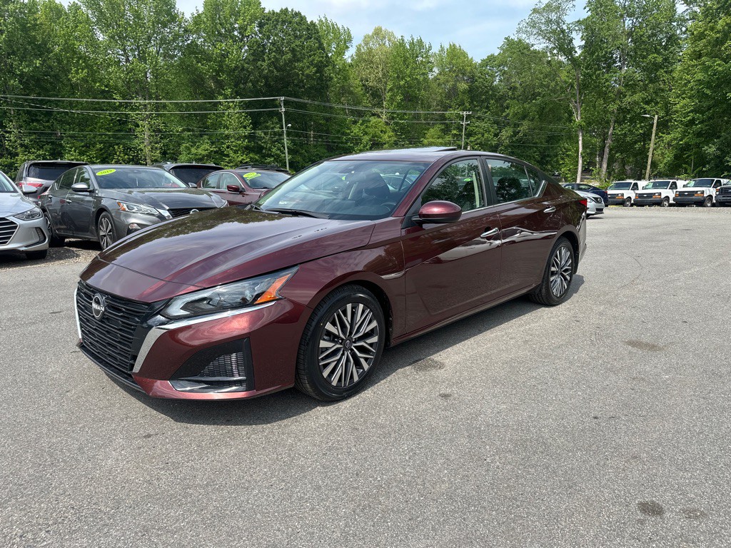2023 Nissan Altima Image 2