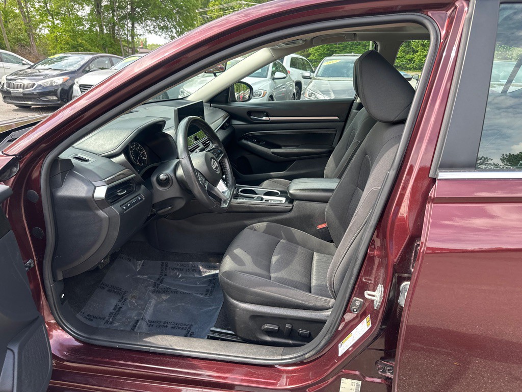 2023 Nissan Altima Image 9