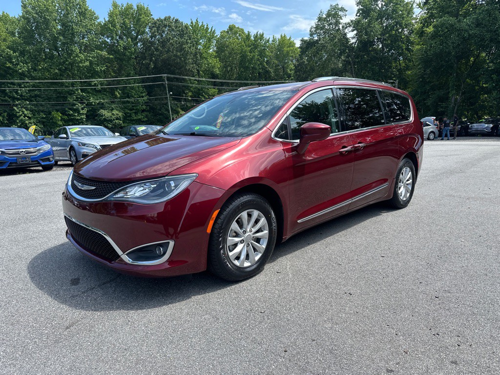 2019 Chrysler Pacifica Image 2