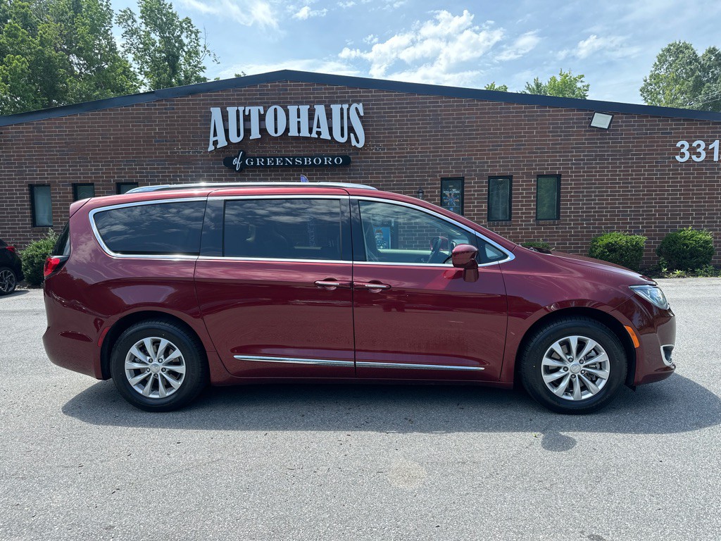2019 Chrysler Pacifica Image 8