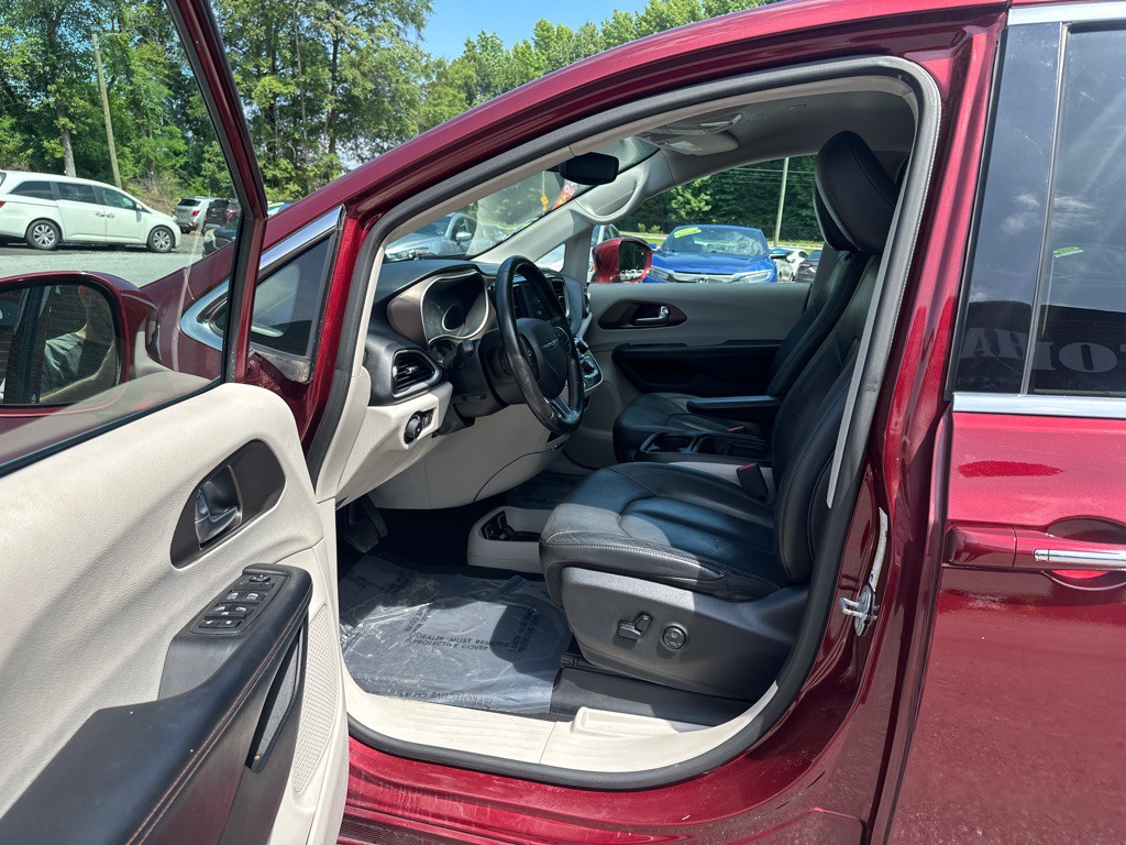 2019 Chrysler Pacifica Image 9