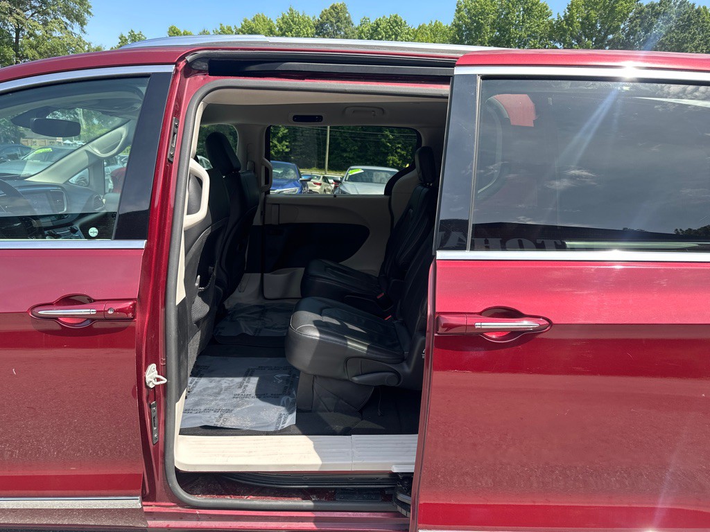 2019 Chrysler Pacifica Image 12