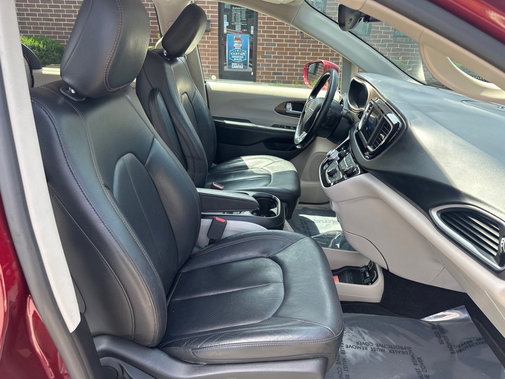 2019 Chrysler Pacifica Image 19