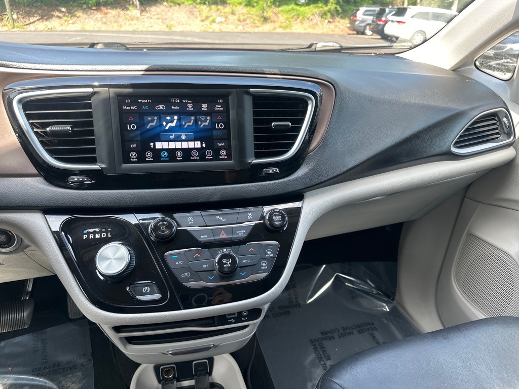 2019 Chrysler Pacifica Image 28