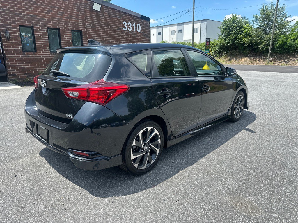 2017 Toyota Corolla Image 7