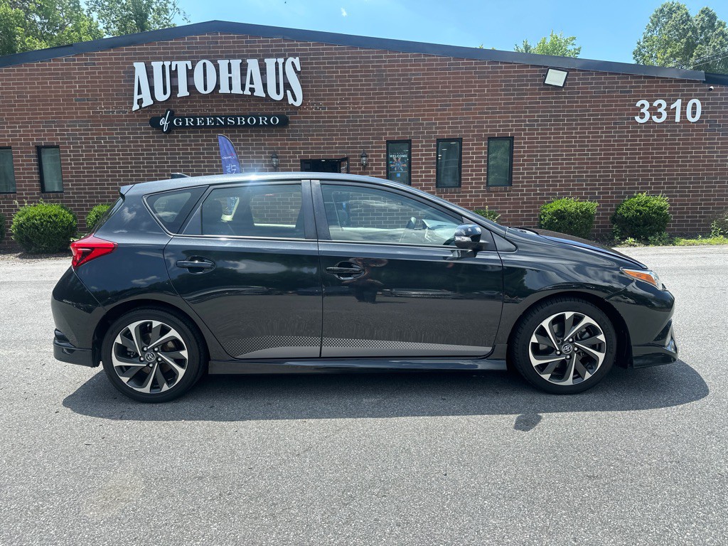2017 Toyota Corolla Image 8