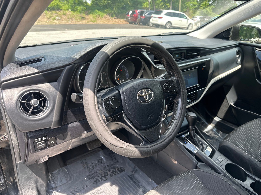 2017 Toyota Corolla Image 11
