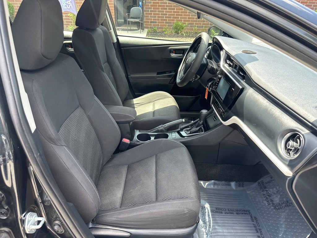2017 Toyota Corolla Image 19