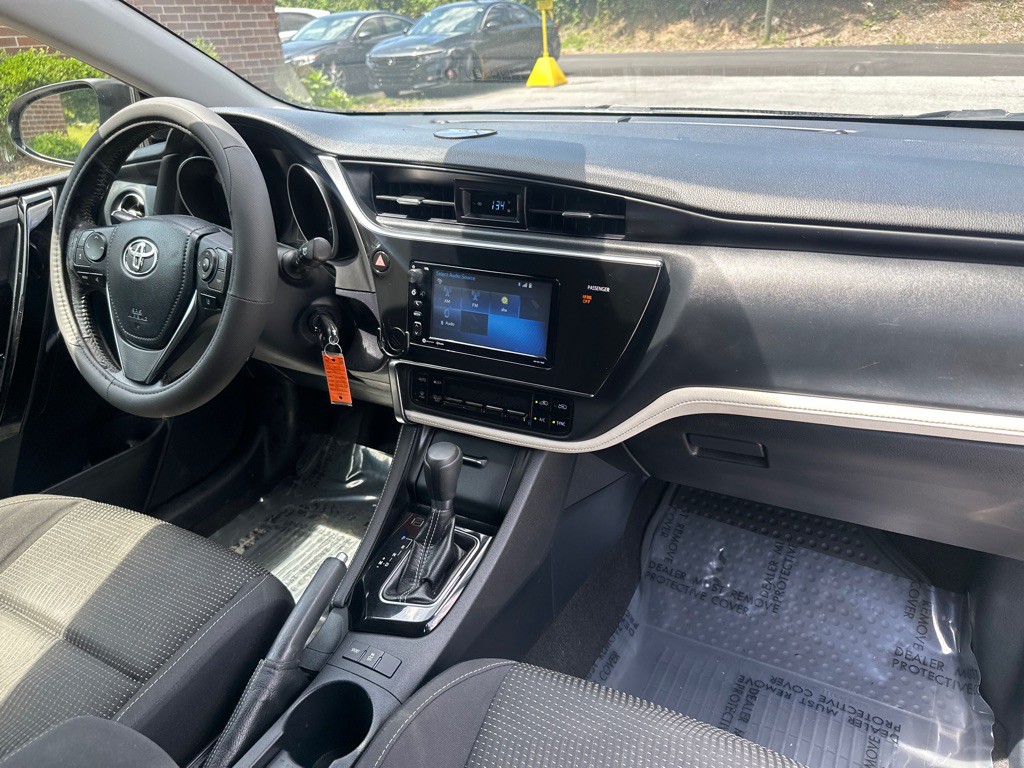 2017 Toyota Corolla Image 20