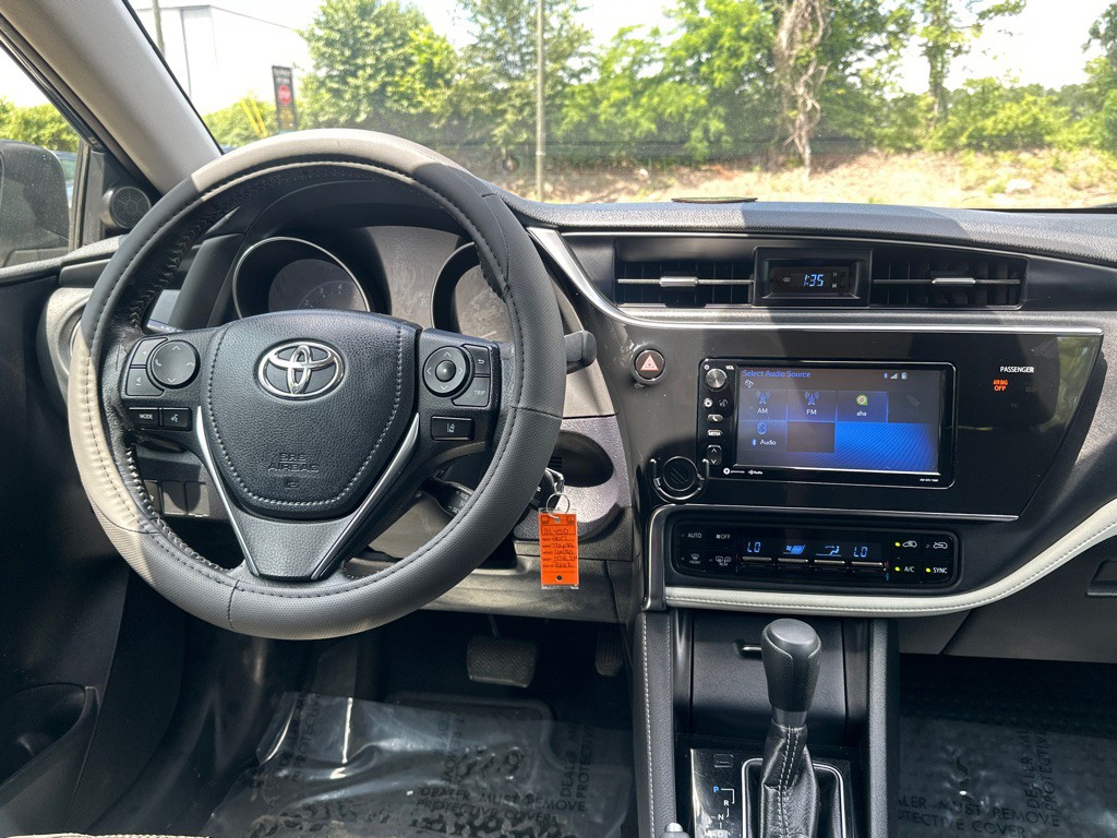 2017 Toyota Corolla Image 29