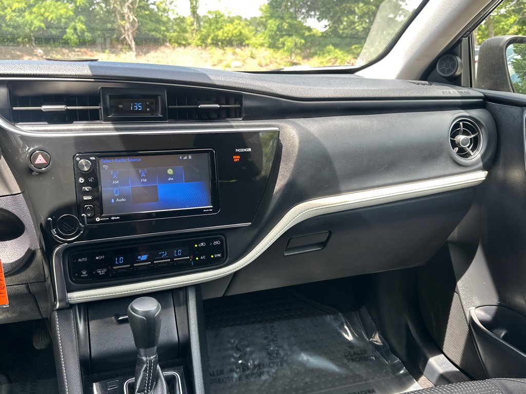 2017 Toyota Corolla Image 30