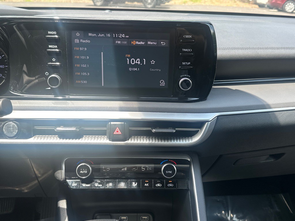 2021 Kia K5 Image 26