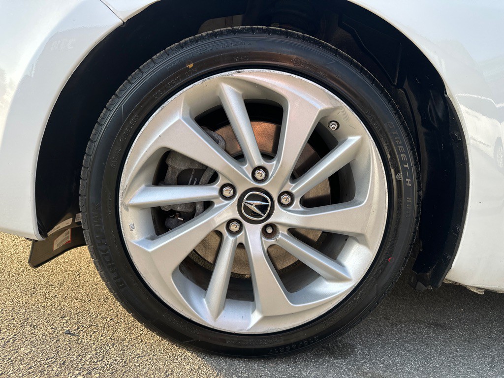 2017 Acura ILX Image 31