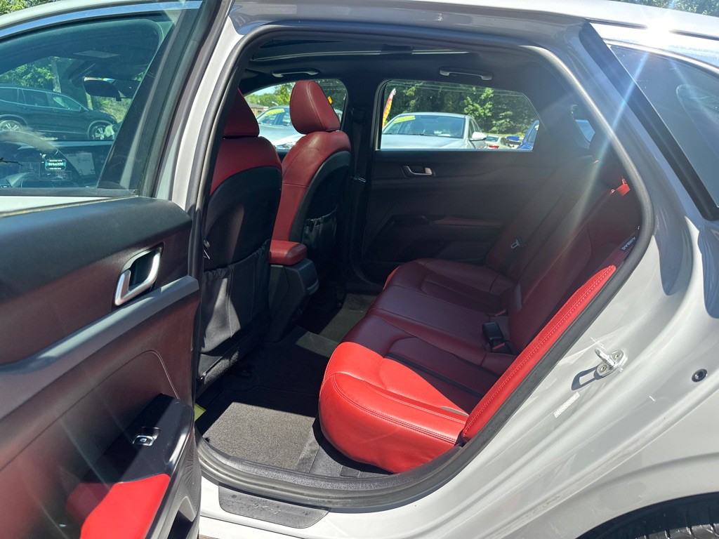 2022 Kia K5 Image 13