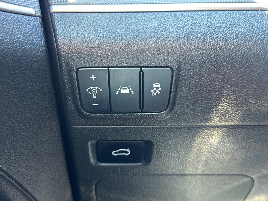 2022 Kia K5 Image 34