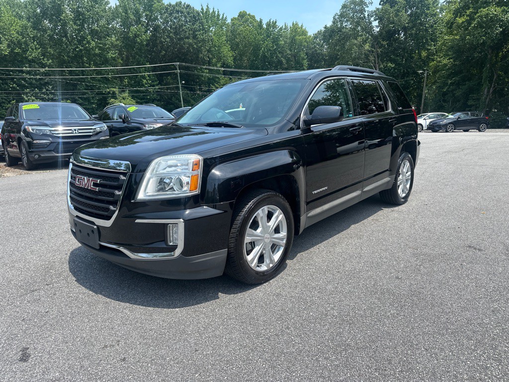 2017 GMC Terrain Image 2