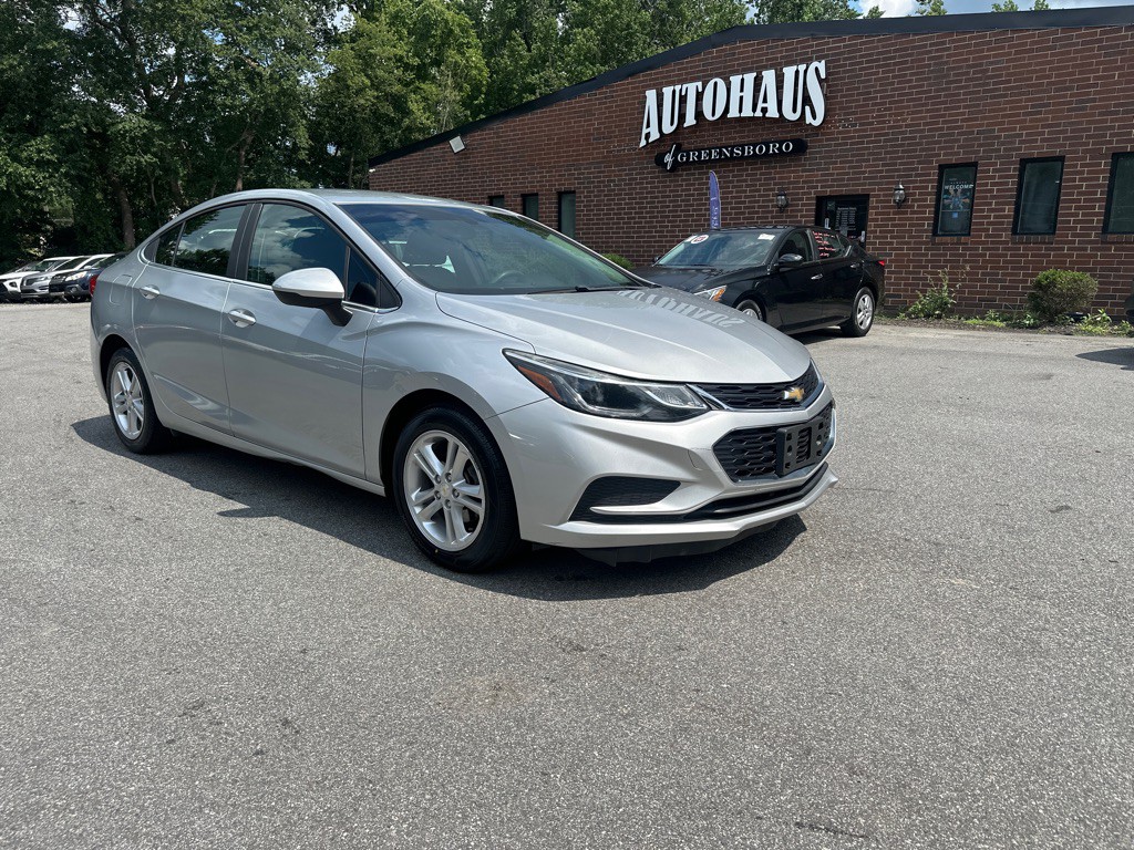 2017 Chevrolet Cruze Image 1