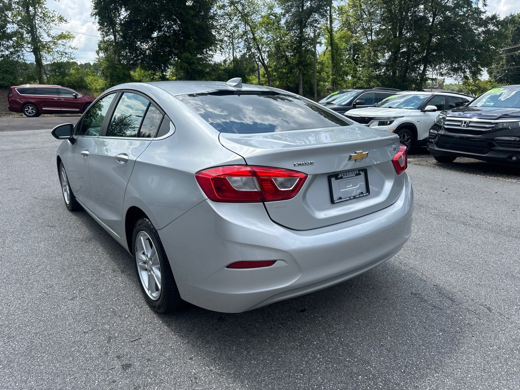 2017 Chevrolet Cruze Image 5