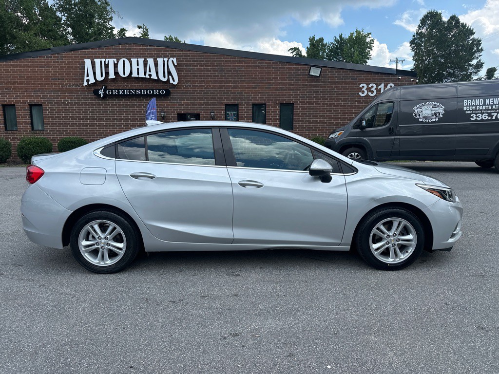 2017 Chevrolet Cruze Image 8