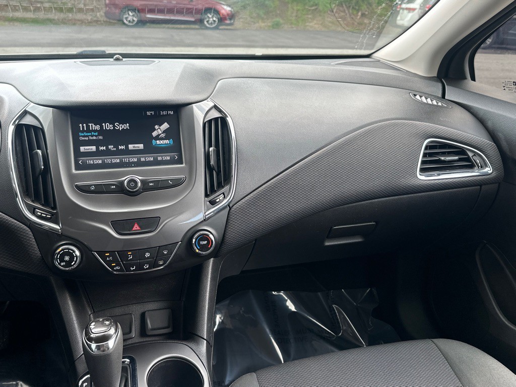 2017 Chevrolet Cruze Image 28