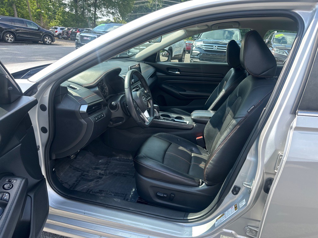 2020 Nissan Altima Image 8