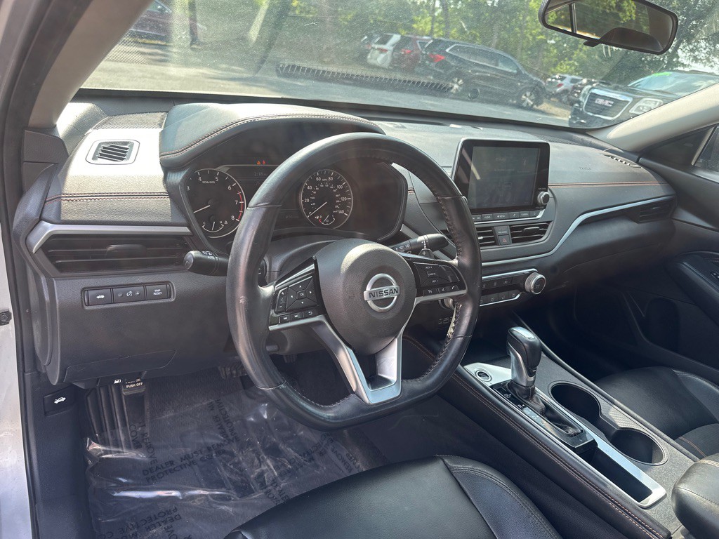 2020 Nissan Altima Image 10