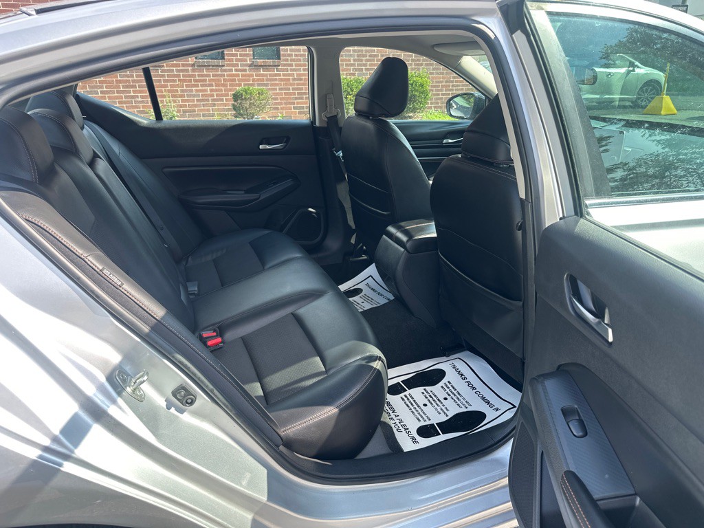2020 Nissan Altima Image 14