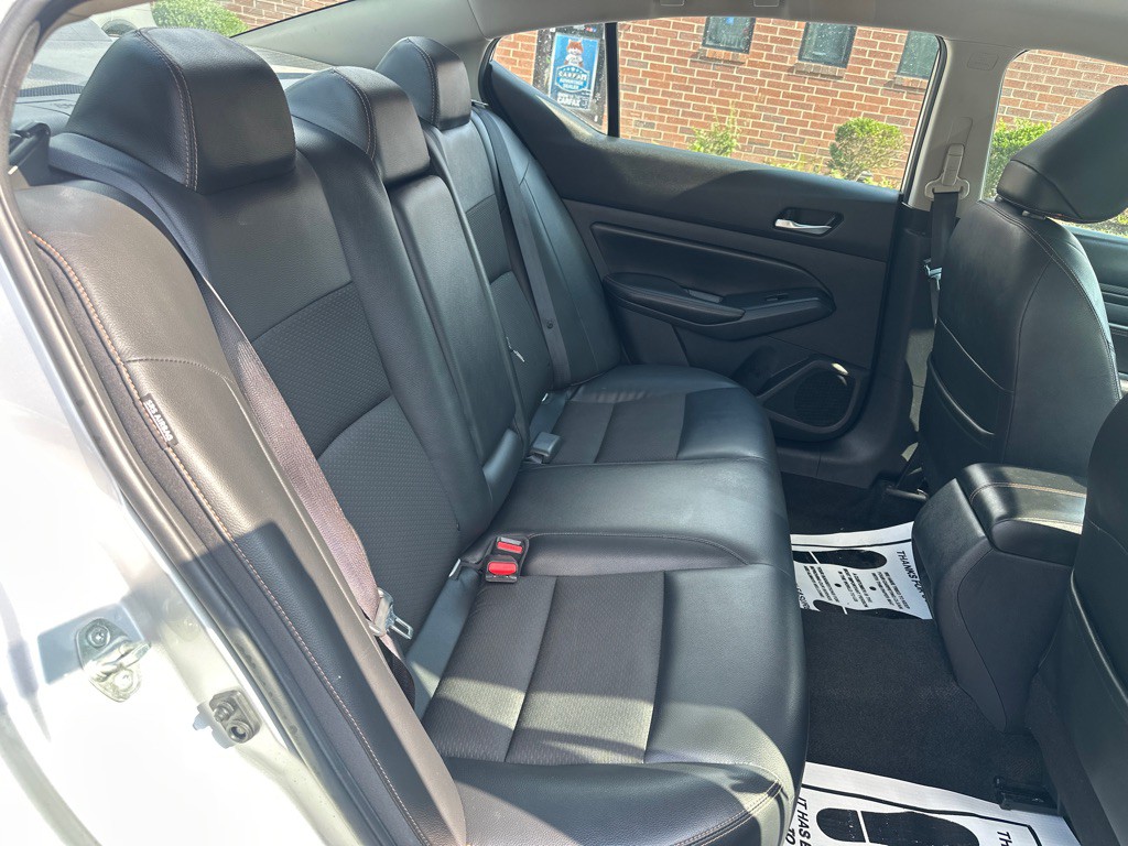2020 Nissan Altima Image 15