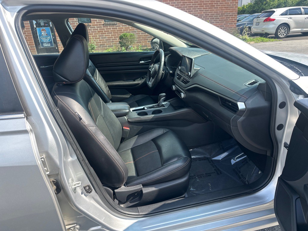 2020 Nissan Altima Image 17