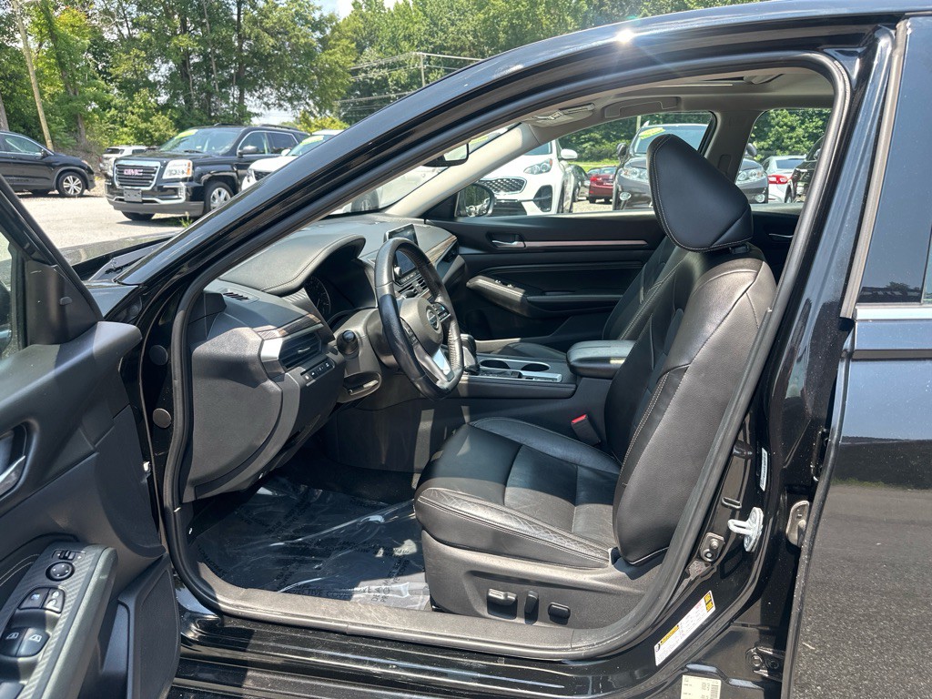 2019 Nissan Altima Image 9
