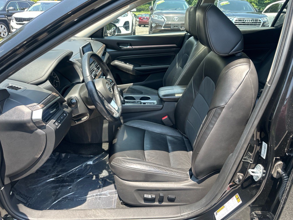 2019 Nissan Altima Image 10