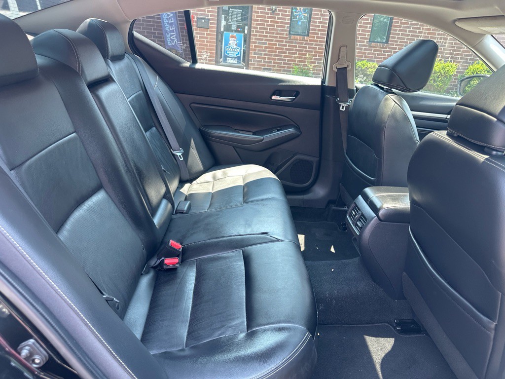 2019 Nissan Altima Image 17
