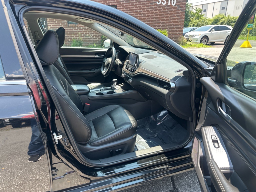 2019 Nissan Altima Image 19
