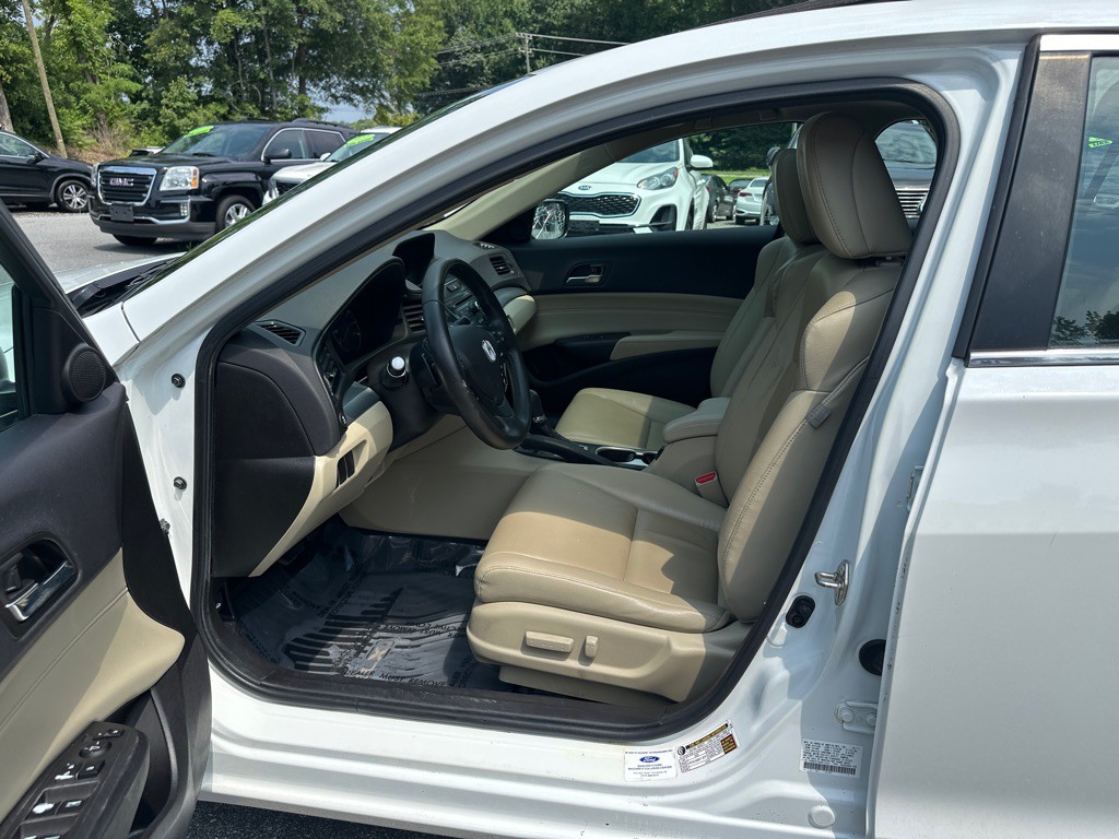2017 Acura ILX Image 9