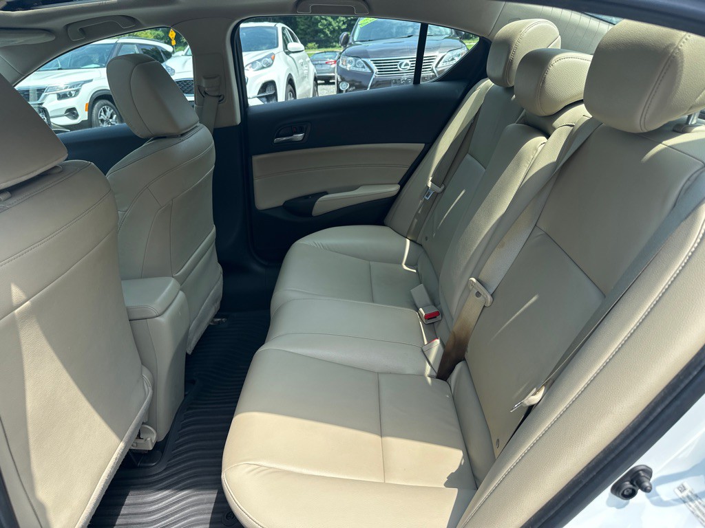 2017 Acura ILX Image 14
